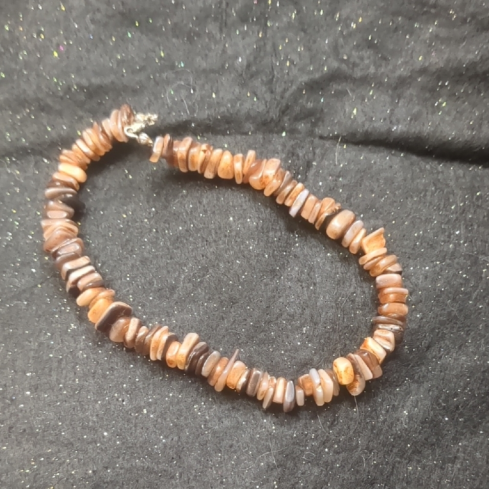 Source Unknown Brown and Tan Chip Bead Bracelet